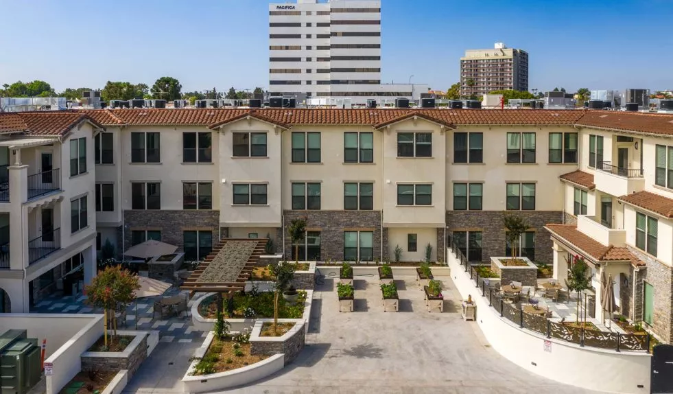 Oakmont of Huntington Beach - Image 5