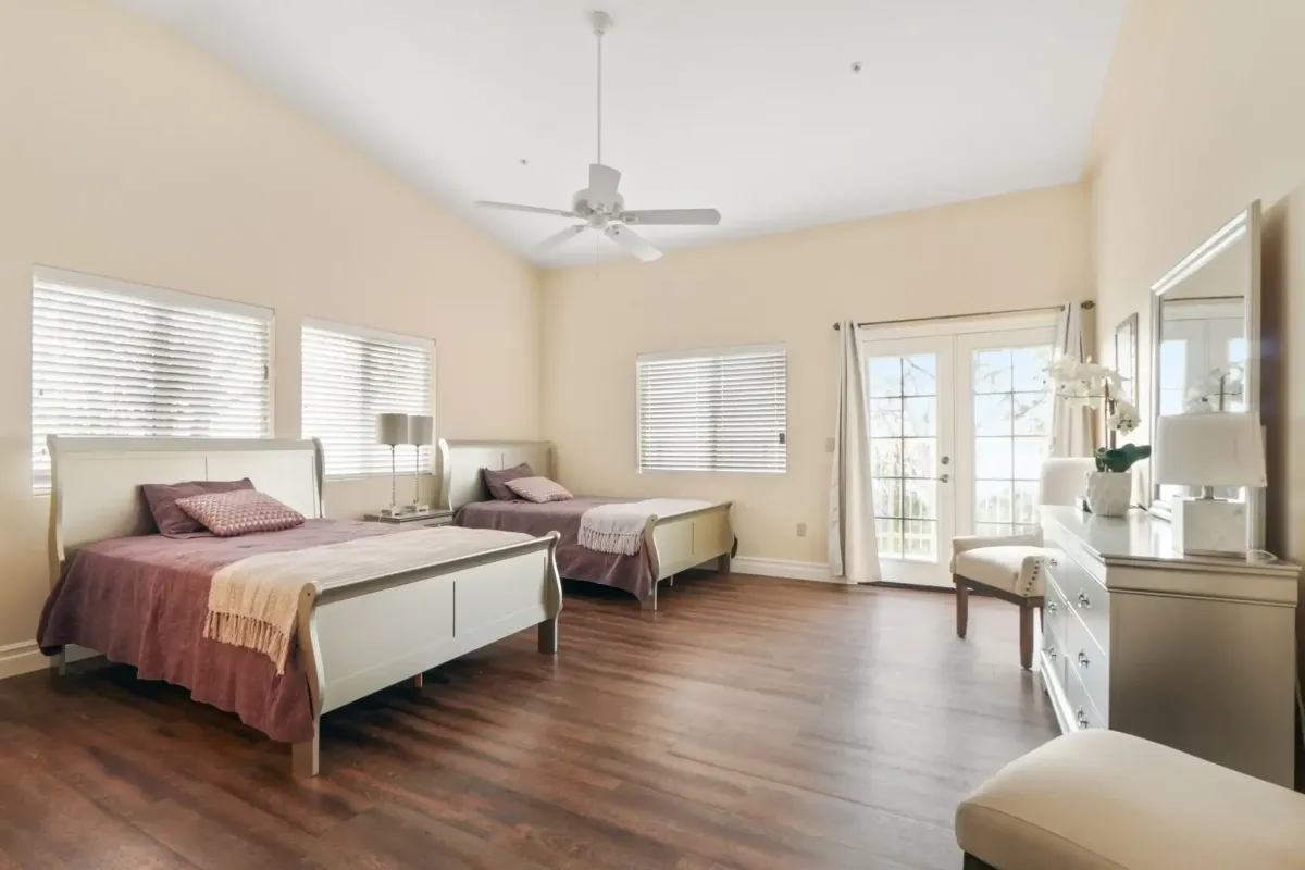 The Heights Inn - Image 8