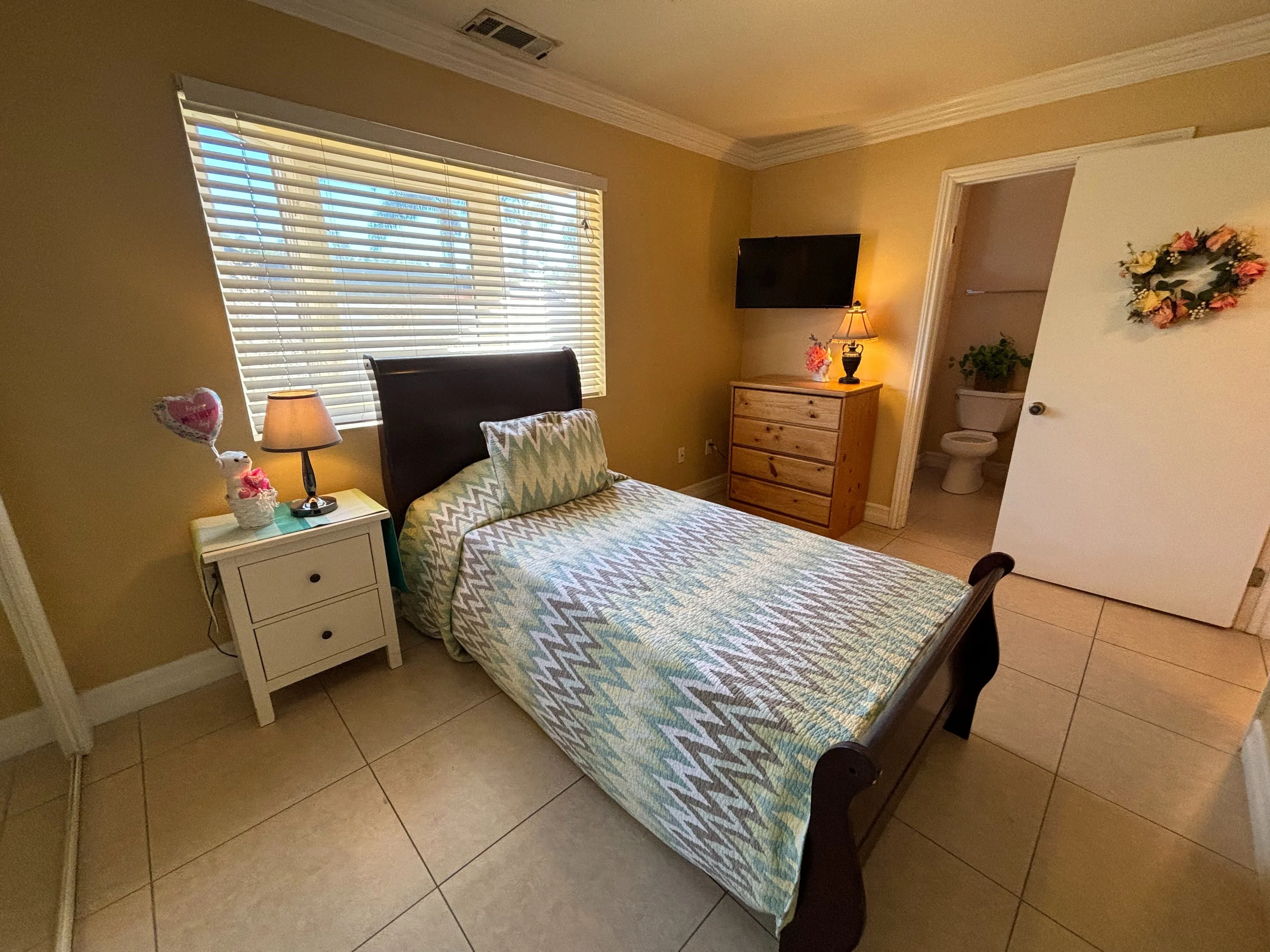 Golden Breeze Manor