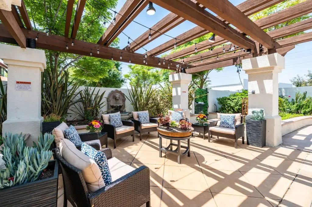 Aegis Living Granada Hills - Image 3