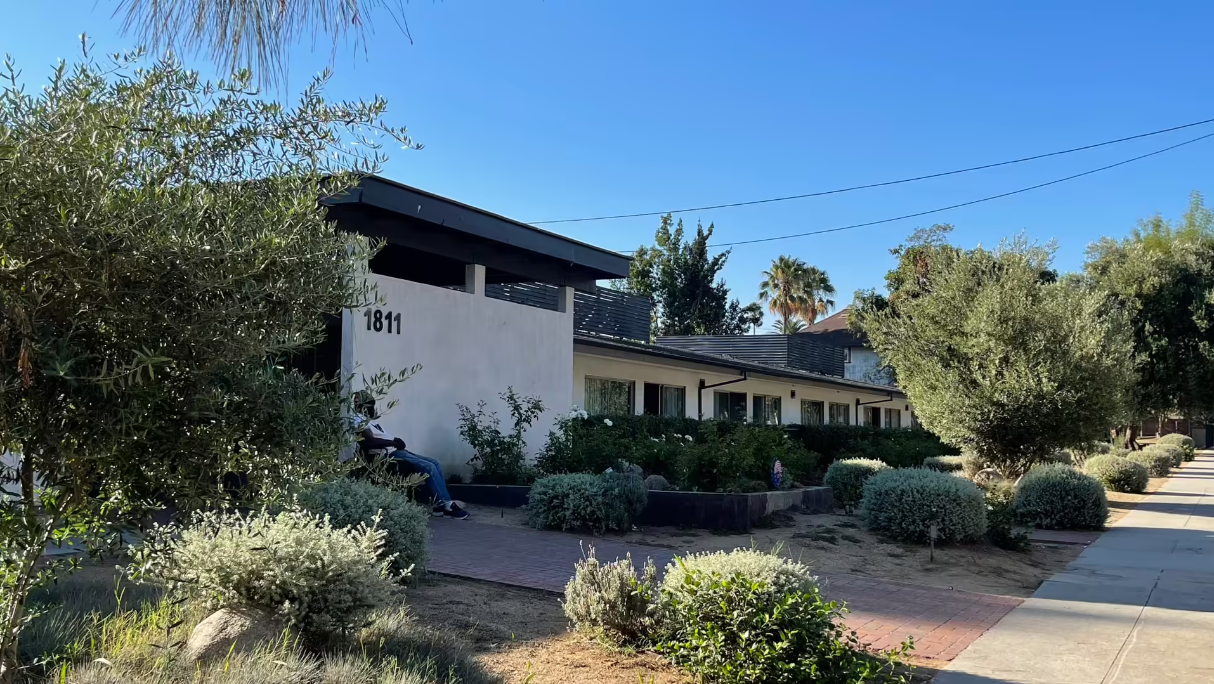 Pasadena Villa Senior Living - Image 6