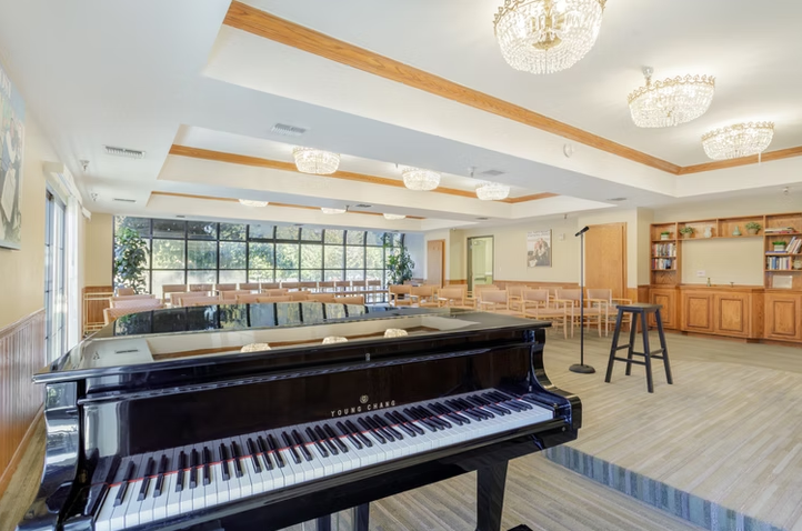 Savant of Woodland Hills - Image 10