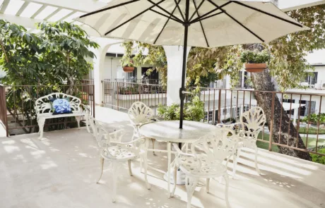 Regency Park Oak Knoll - Image 6