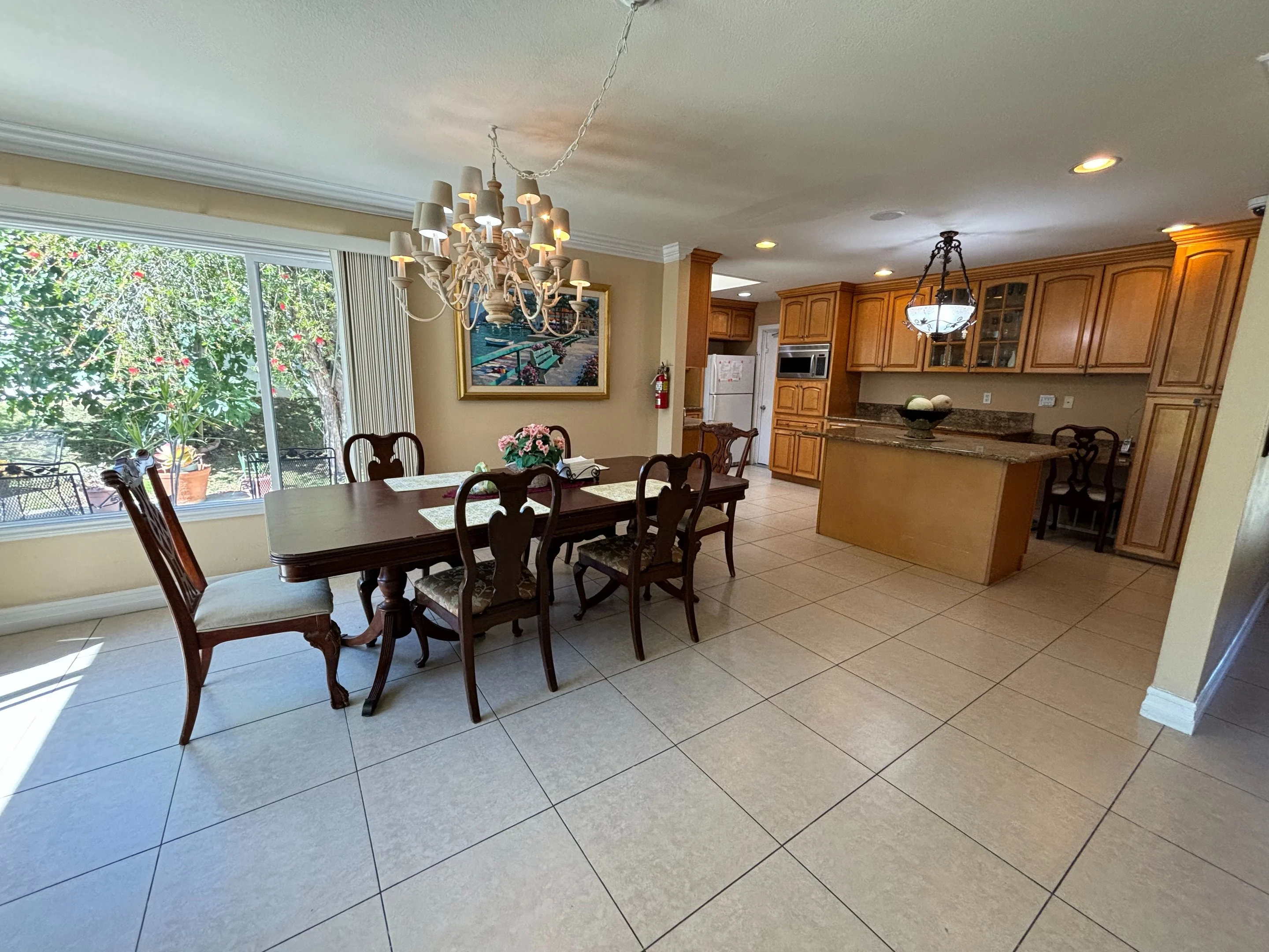 Golden Breeze Manor - Image 3