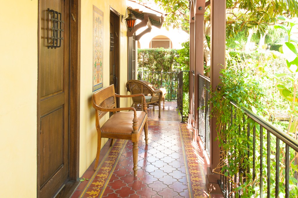 Raya's Paradise at 849-851 North Gardner St - Image 7