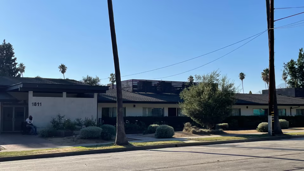 Pasadena Villa Senior Living - Image 3