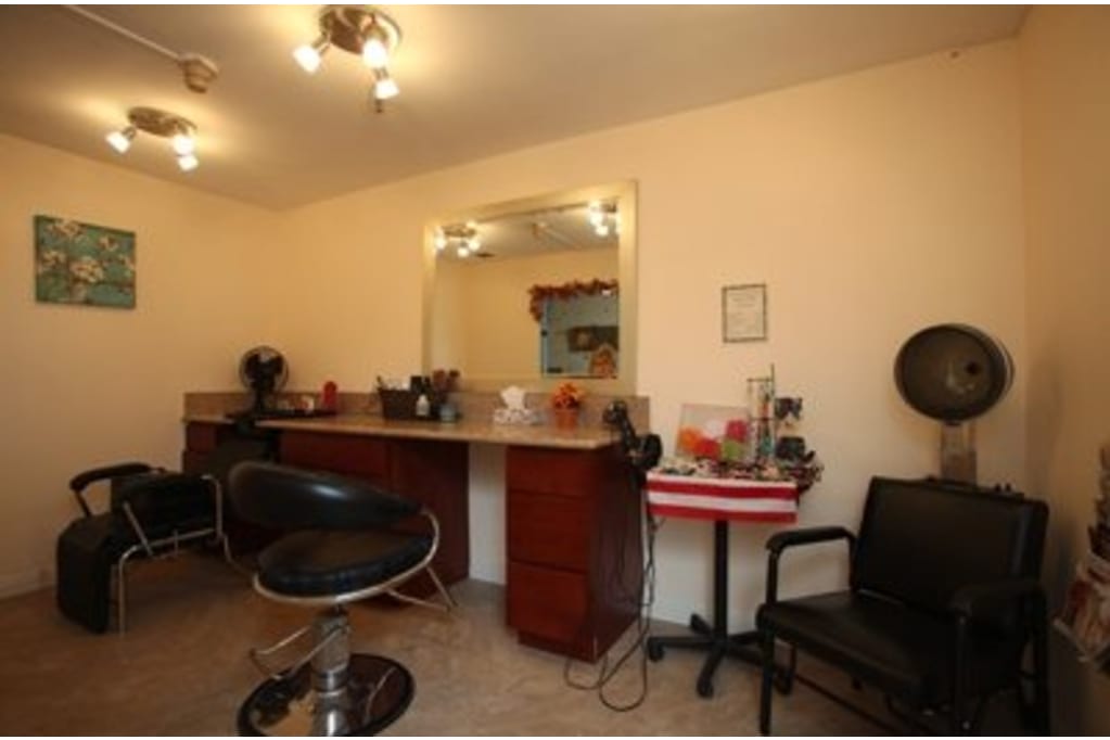 Lakewood Park Manor - Image 3