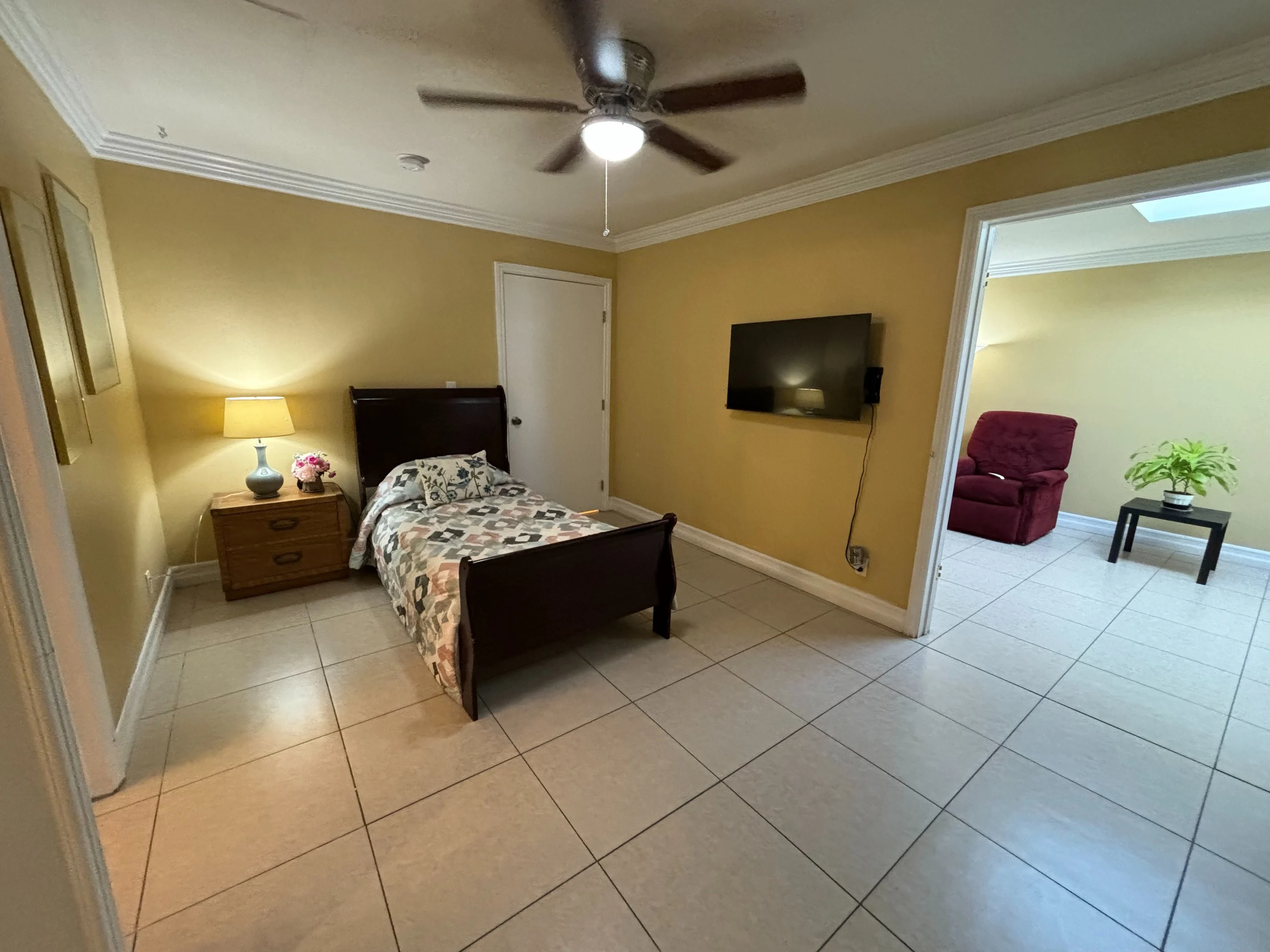Golden Breeze Manor - Image 5