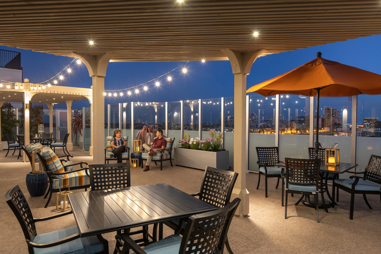 Regency Palms Long Beach - Image 3