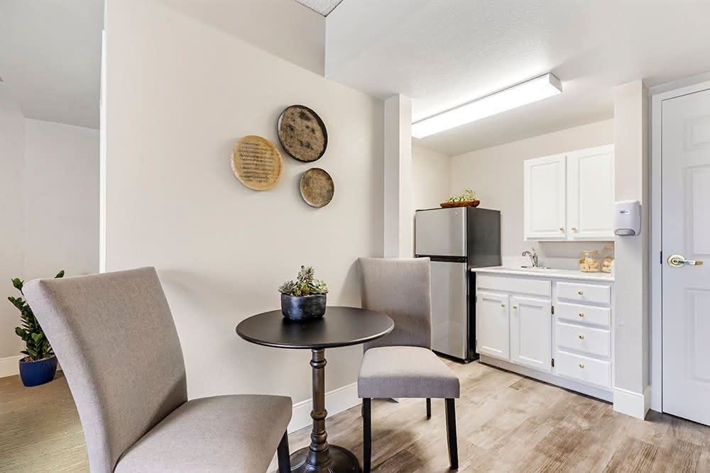 Brookdale Lowry - Image 7