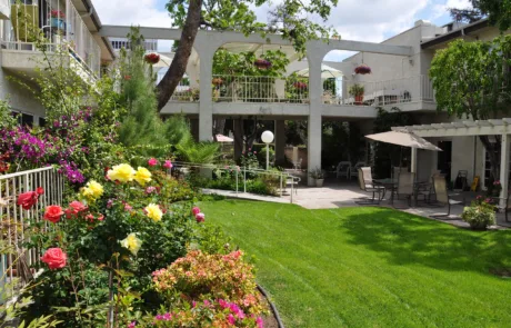 Regency Park Oak Knoll - Image 3