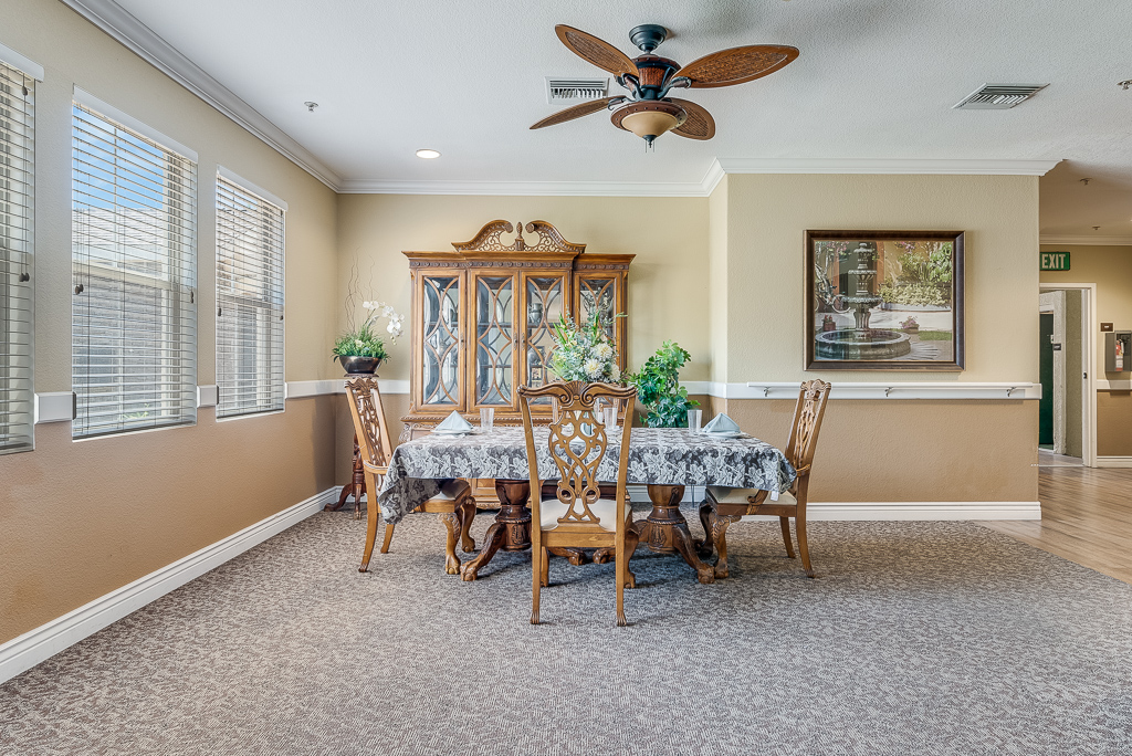 Newport Mesa Senior Living - Image 6