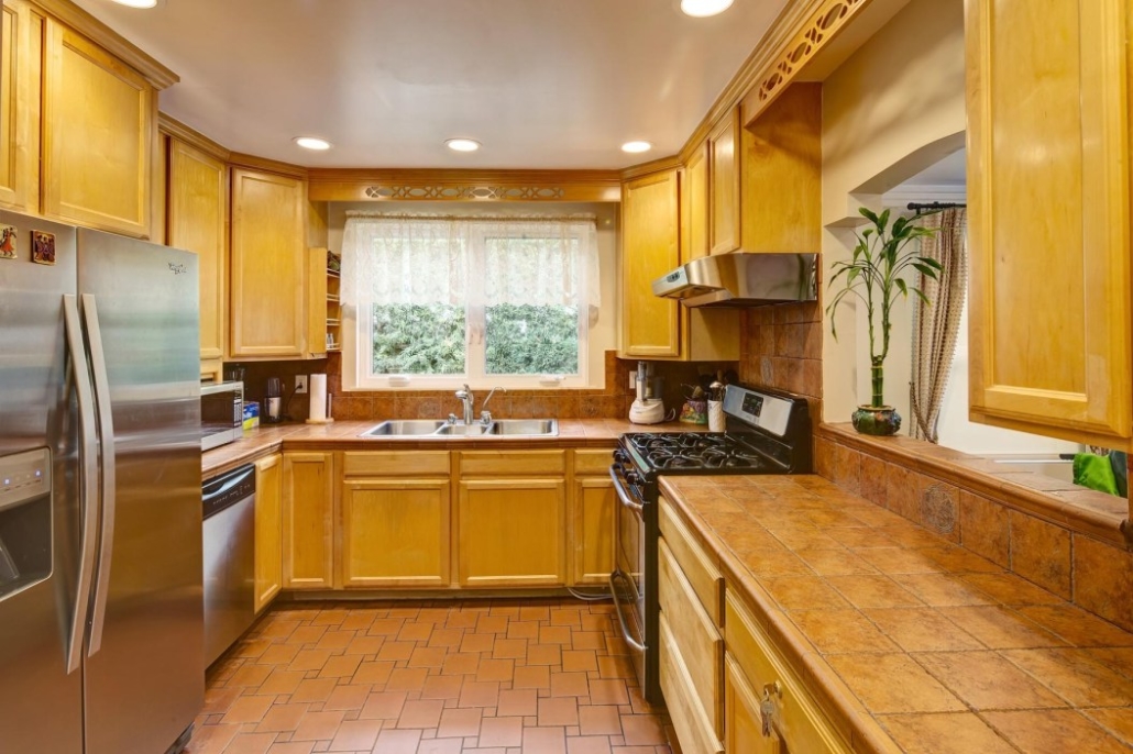 Raya's Paradise at 341 North La Jolla Ave - Image 6