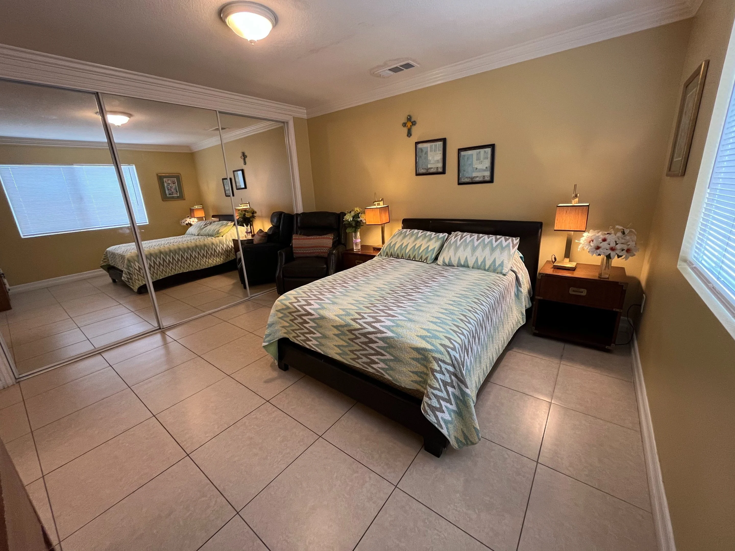 Golden Breeze Manor - Image 6
